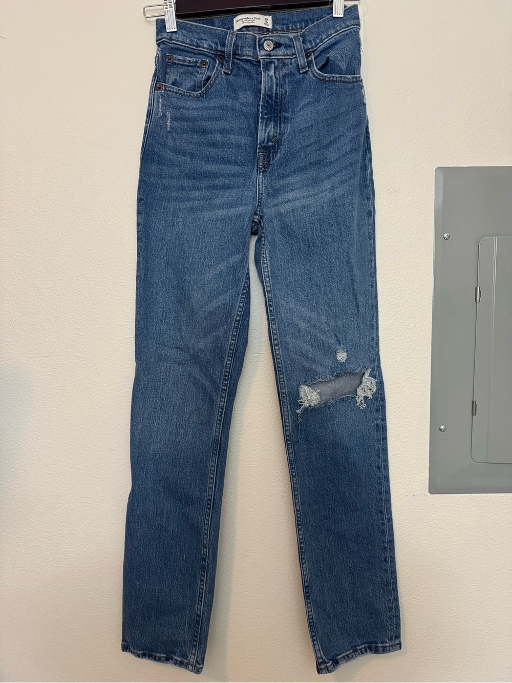 NEW with tags Abercrombie & Fitch womens Blue Straight Jeans - Ultra High Rise
